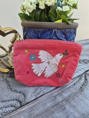 Elisabeth Scarlett London Organic Embriodered Dove Purse